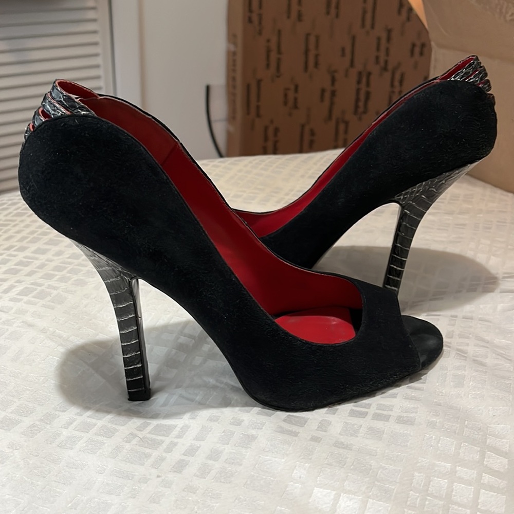 Sexy peep toe pumps